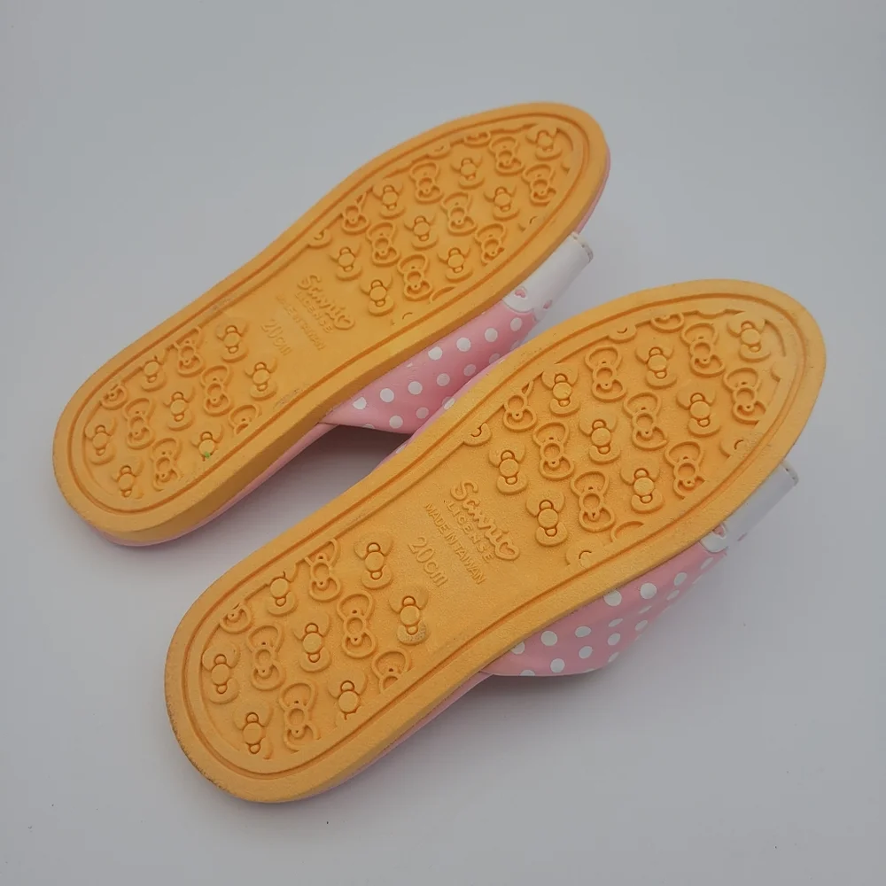 Hello Kitty Girls Slip On Sandals Flat Heel Cushioned Insole Tread Like New 13M - Picture 10 of 11